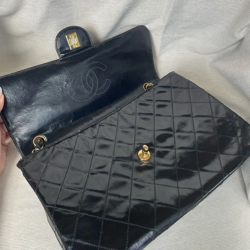 CHANEL Black Quilted Bag with Gold Chain - Picture 7 of 16